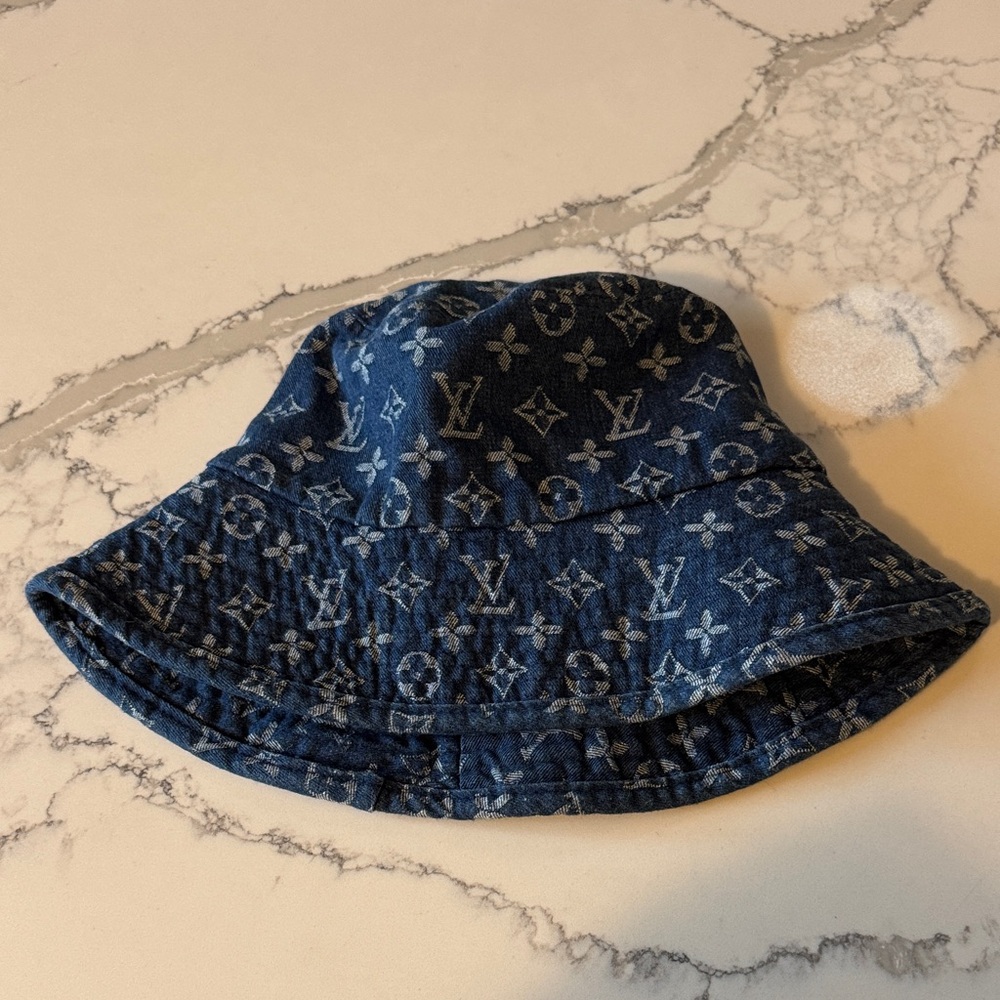 L V bucket hat denim OS